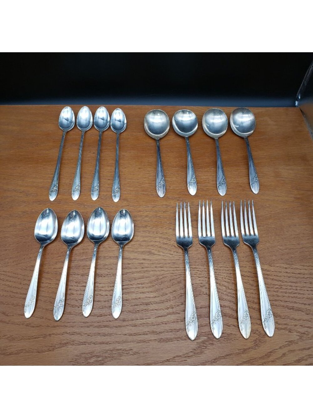 Tudor Plate Queen Bess II Flatware Set 4 Place Settings Cream Soup Spoons Oneida